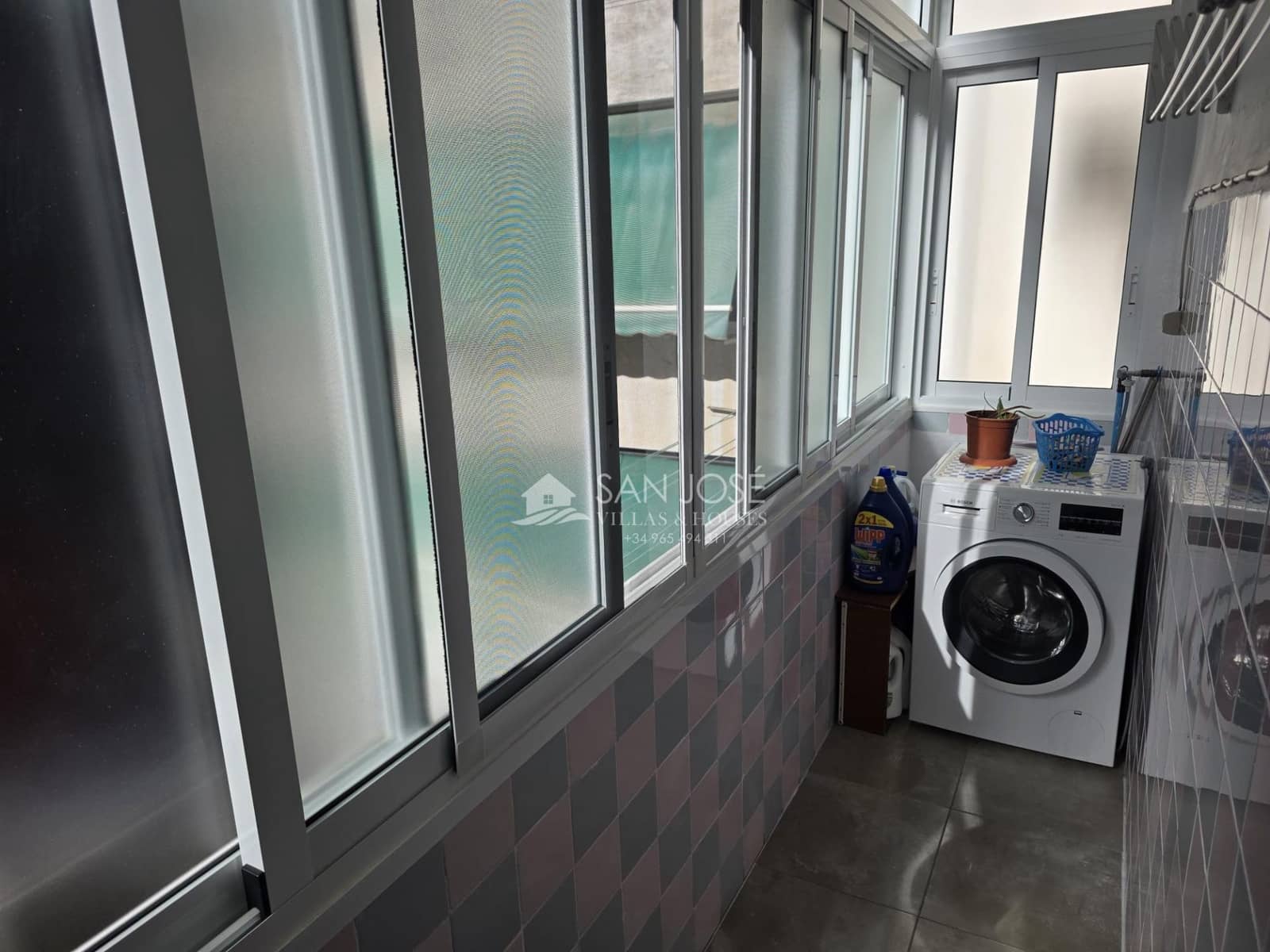 4 bedroom Flat for sale in Alicante / Alacant city - € 179,000 (Ref: 9788565)