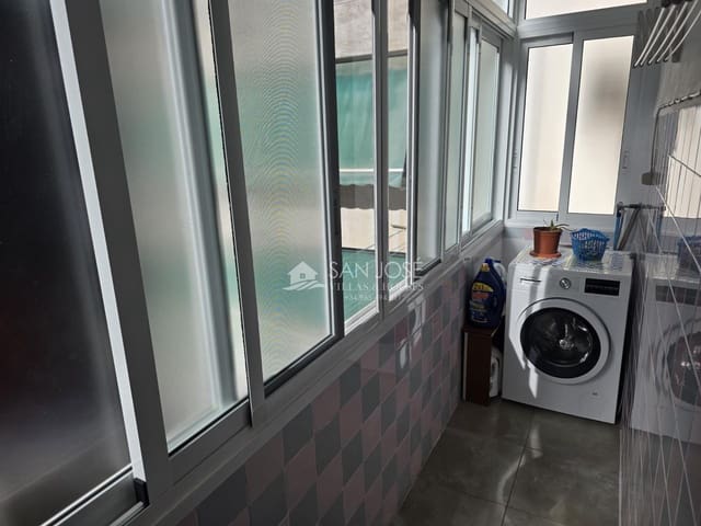 Piso de 4 habitaciones en Carolinas Altas, Alicante / Alacant ciudad en venta - 179.000 € (Ref: 9788565)