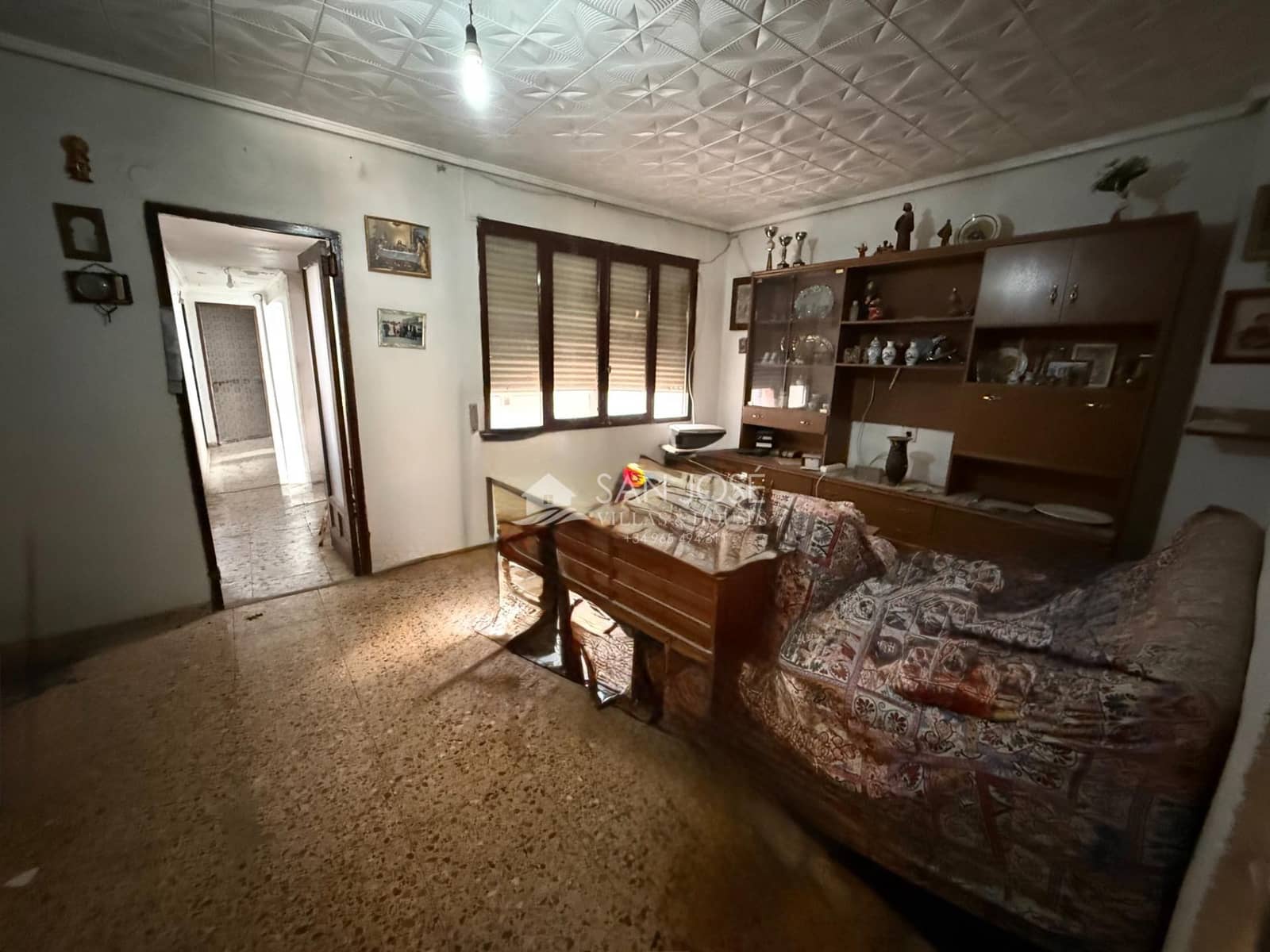 5 bedroom Townhouse for sale in Monforte del Cid with garage - € 81,000 (Ref: 9801340)