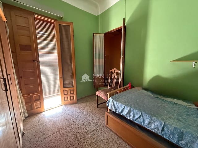 5 bedroom Townhouse for sale in Monforte del Cid with garage - € 81,000 (Ref: 9801340)