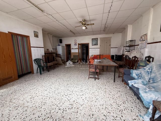 5 bedroom Townhouse for sale in Monforte del Cid with garage - € 81,000 (Ref: 9801340)