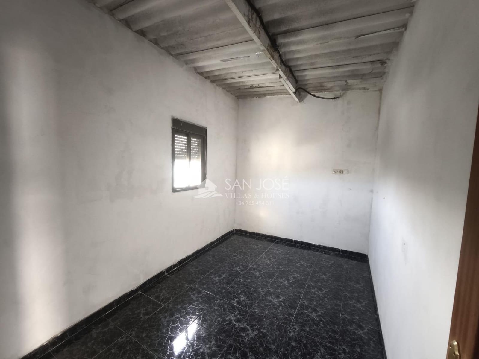 3 Zimmer Villa zu verkaufen in Aspe mit Garage - 96.000 € (Ref: 9804573)