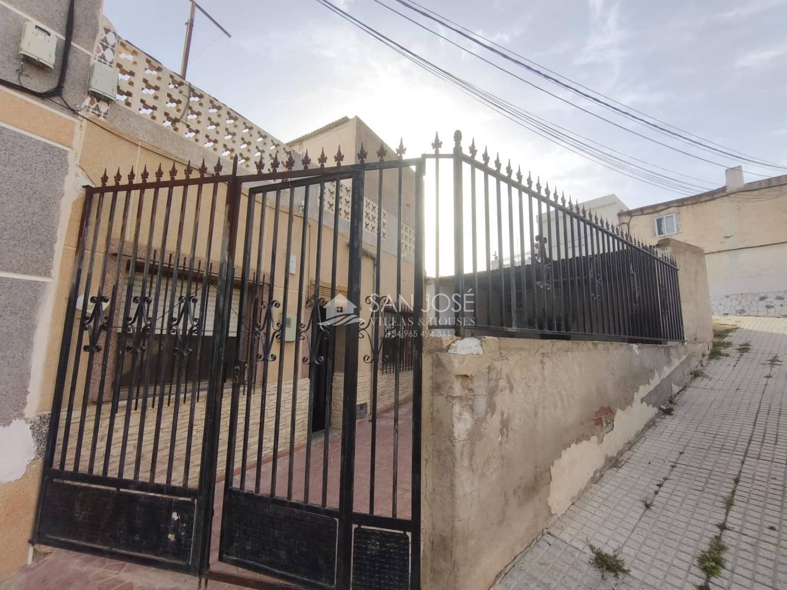 3 Zimmer Villa zu verkaufen in Aspe mit Garage - 96.000 € (Ref: 9804573)