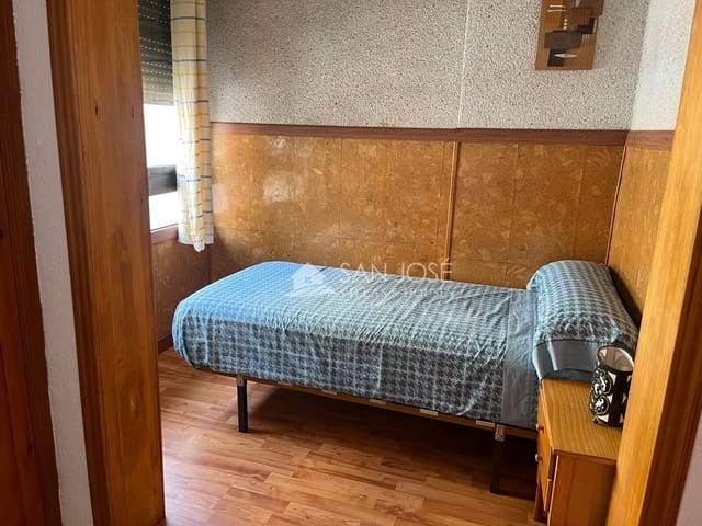 Bungalow de 3 habitaciones en Guardamar del Segura en venta con piscina garaje - 360.000 € (Ref: 9806652)