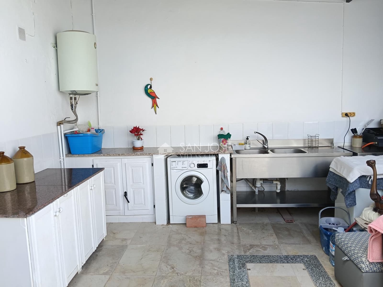 4 bedroom Villa for sale in Aspe with pool - € 330,000 (Ref: 9831739)