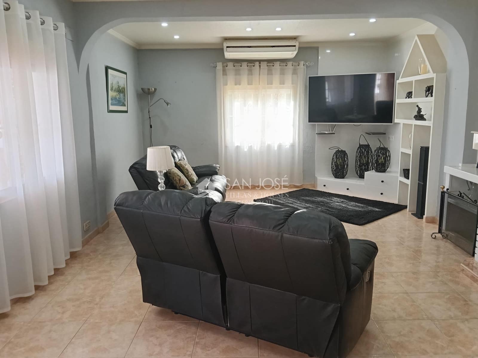 4 bedroom Villa for sale in Aspe with pool - € 330,000 (Ref: 9831739)