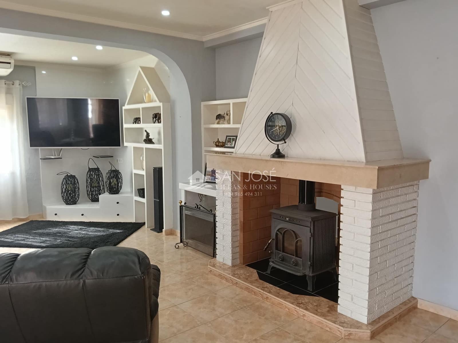 4 bedroom Villa for sale in Aspe with pool - € 330,000 (Ref: 9831739)