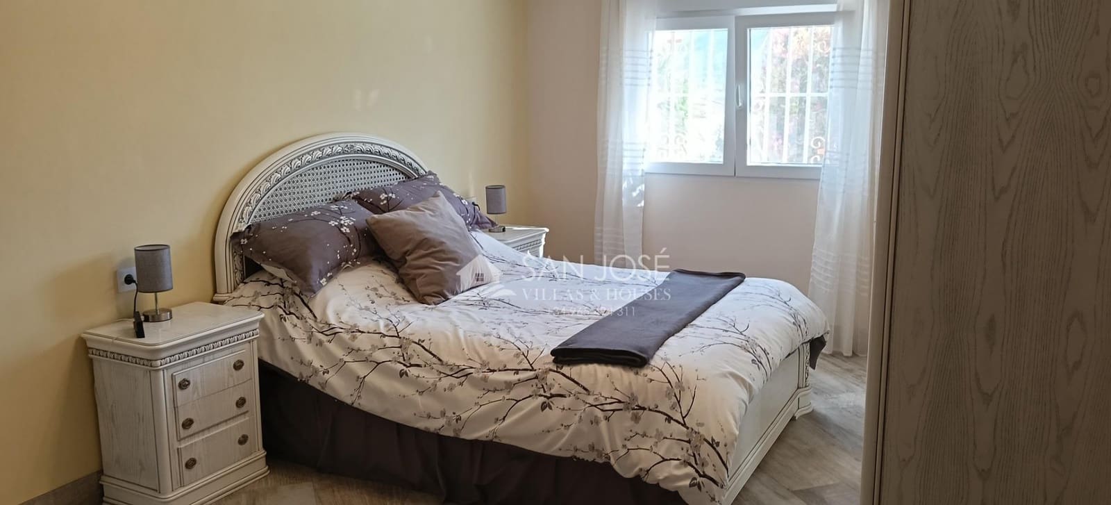 4 bedroom Villa for sale in Aspe with pool - € 330,000 (Ref: 9831739)