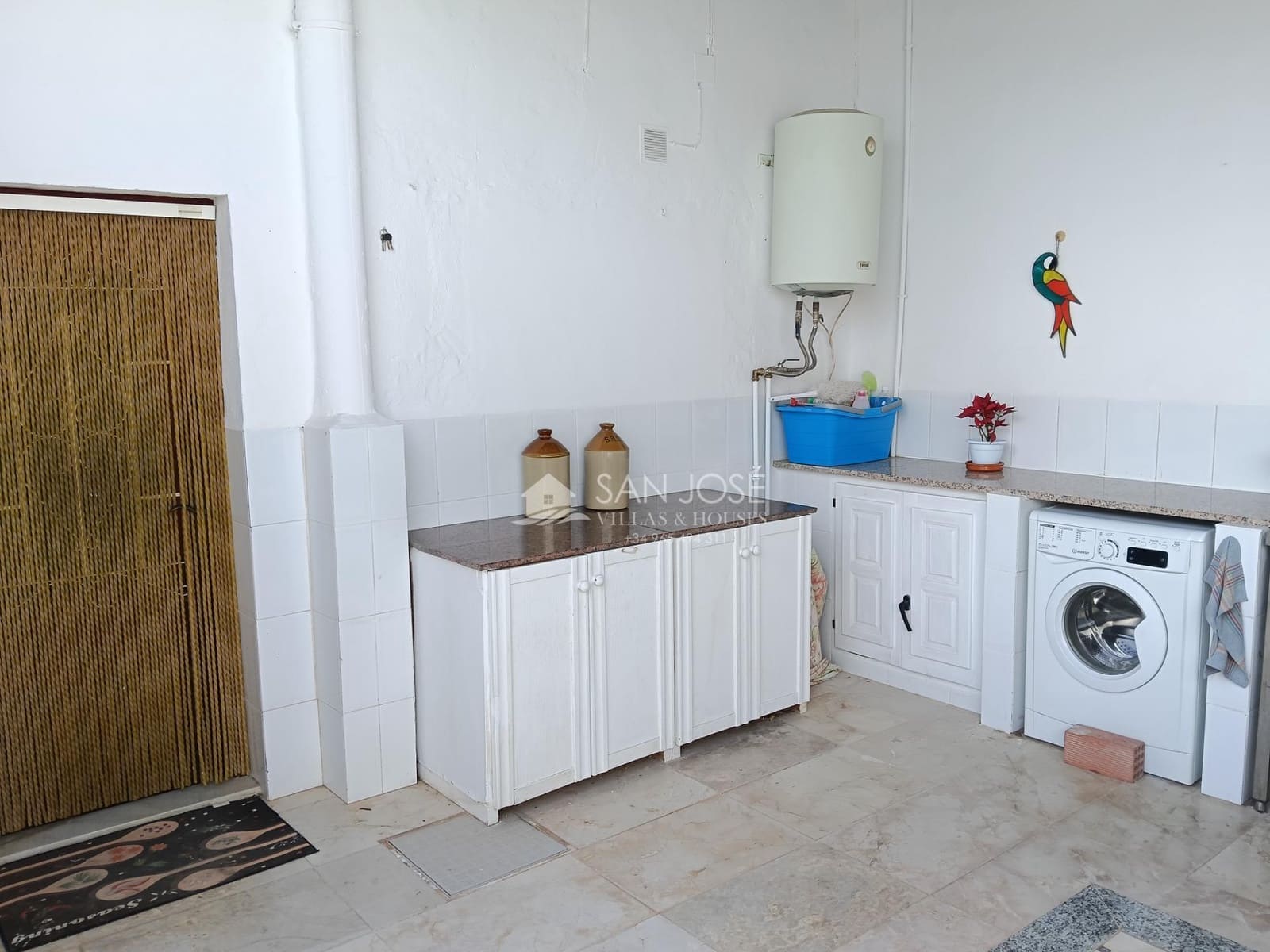 4 bedroom Villa for sale in Aspe with pool - € 330,000 (Ref: 9831739)
