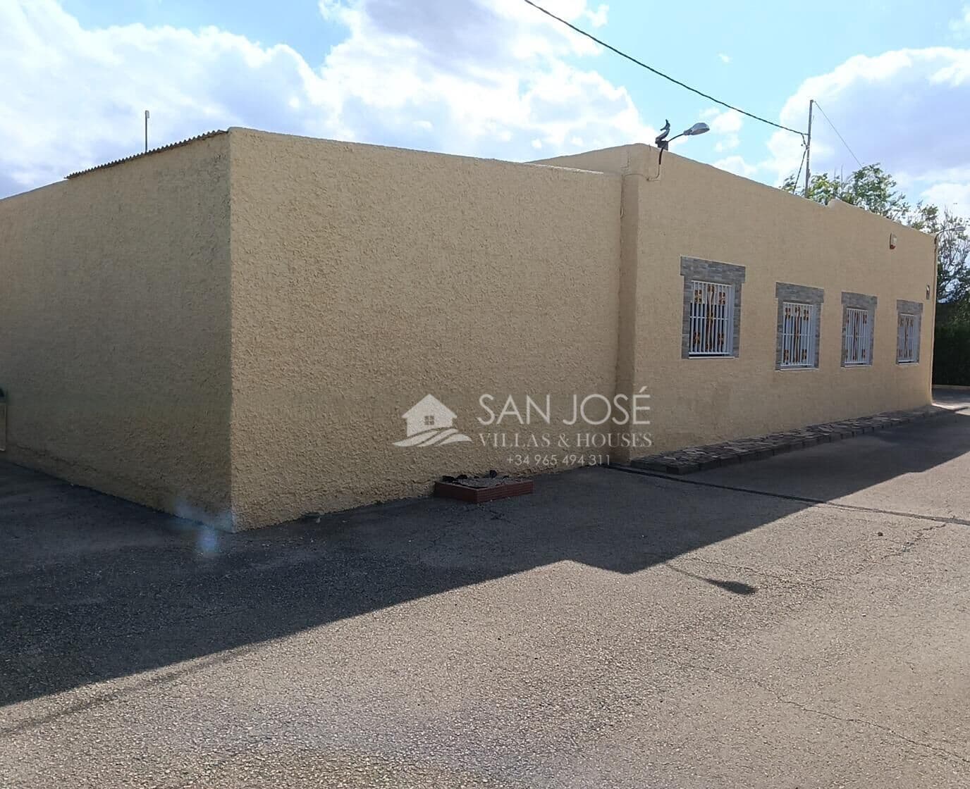 4 bedroom Villa for sale in Aspe with pool - € 330,000 (Ref: 9831739)