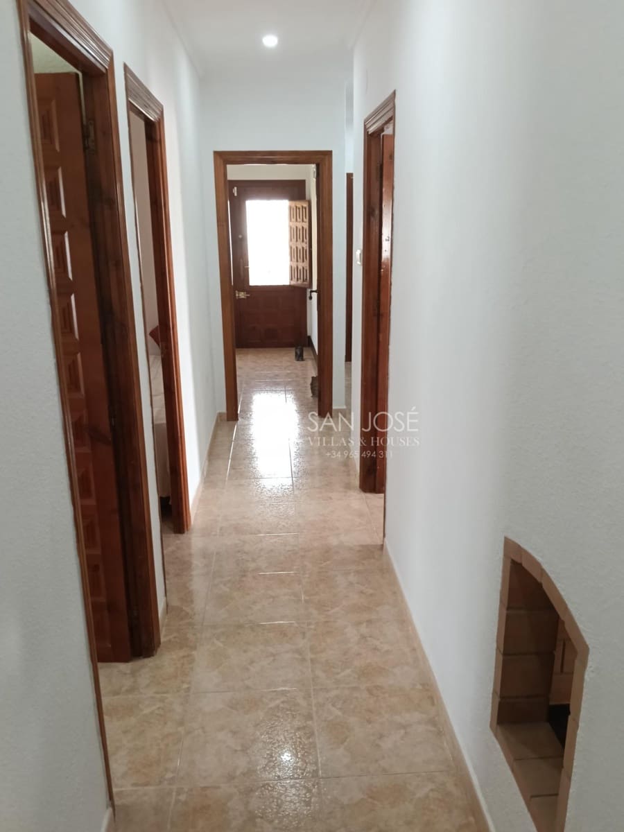 4 bedroom Villa for sale in Aspe with pool - € 330,000 (Ref: 9831739)