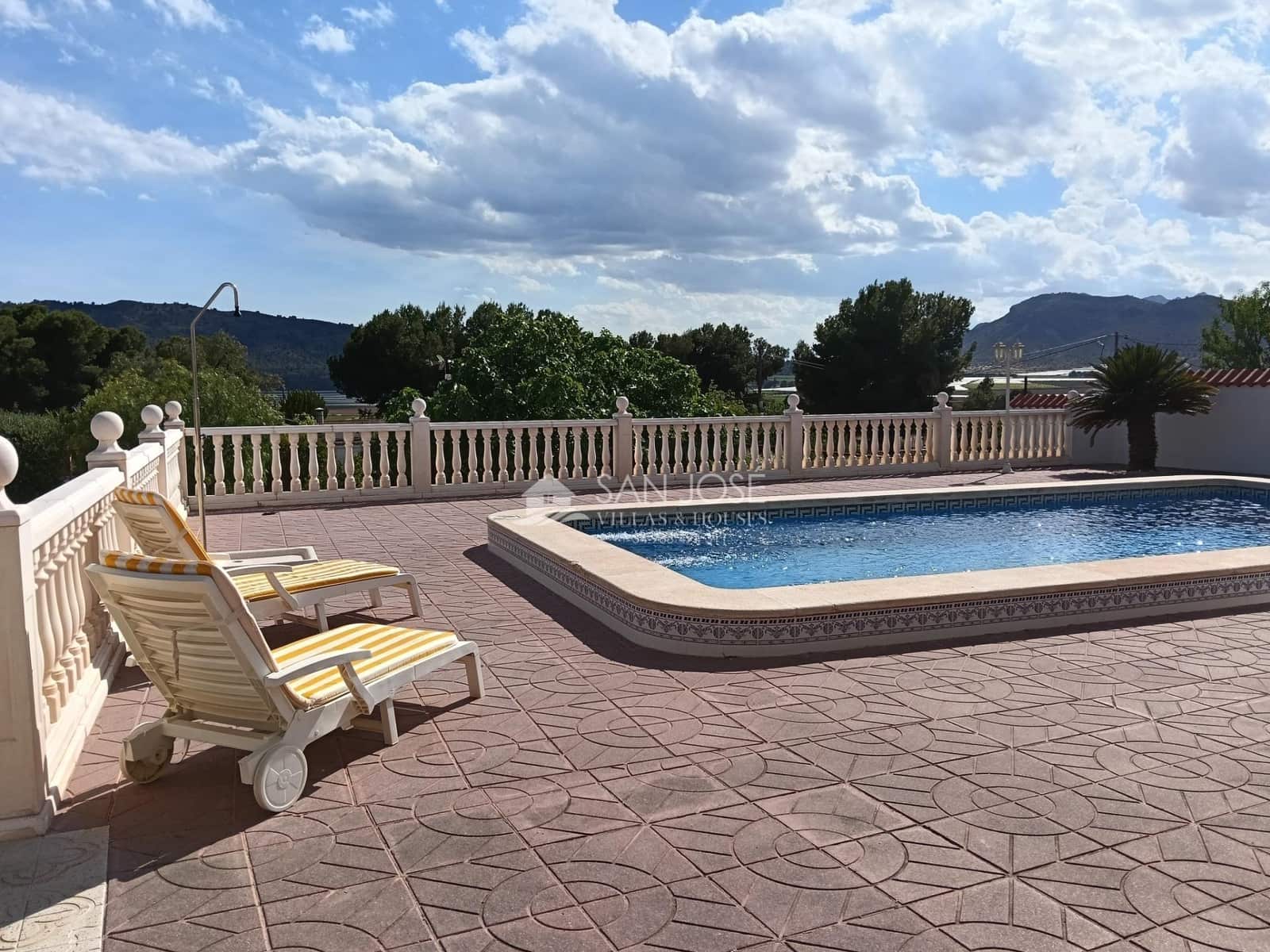 4 bedroom Villa for sale in Aspe with pool - € 330,000 (Ref: 9831739)