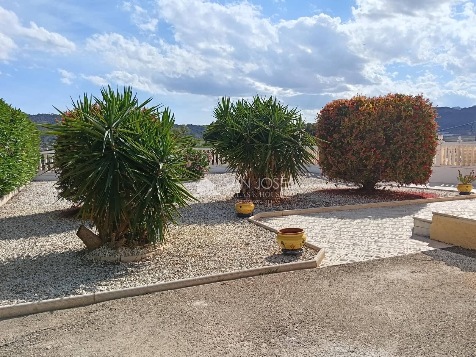 4 bedroom Villa for sale in Aspe with pool - € 330,000 (Ref: 9831739)