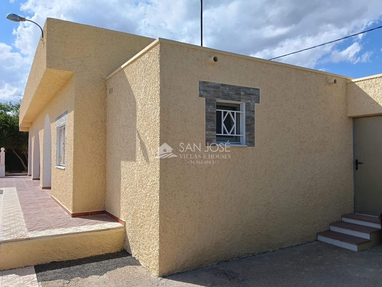 4 bedroom Villa for sale in Aspe with pool - € 330,000 (Ref: 9831739)