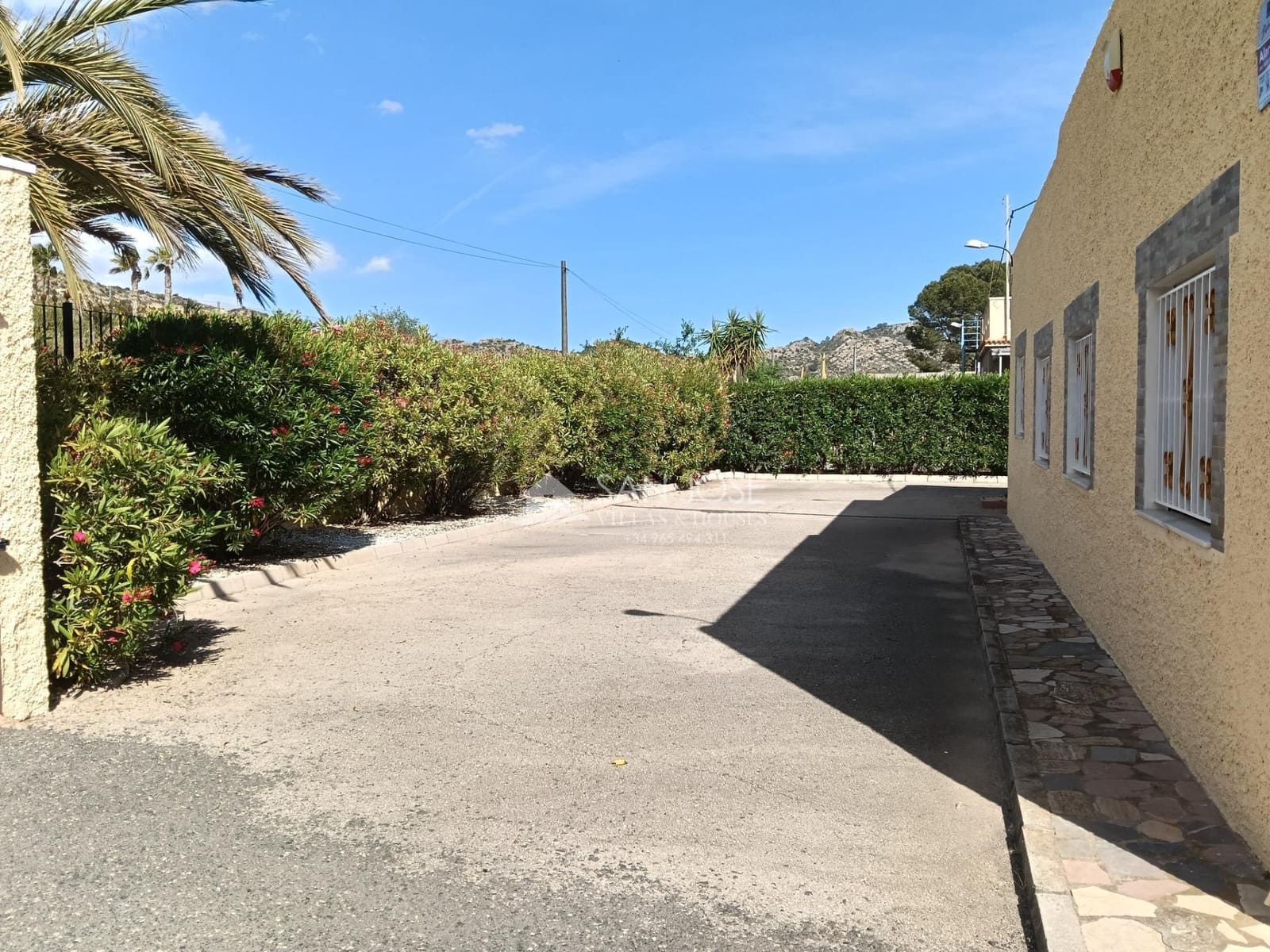 4 bedroom Villa for sale in Aspe with pool - € 330,000 (Ref: 9831739)