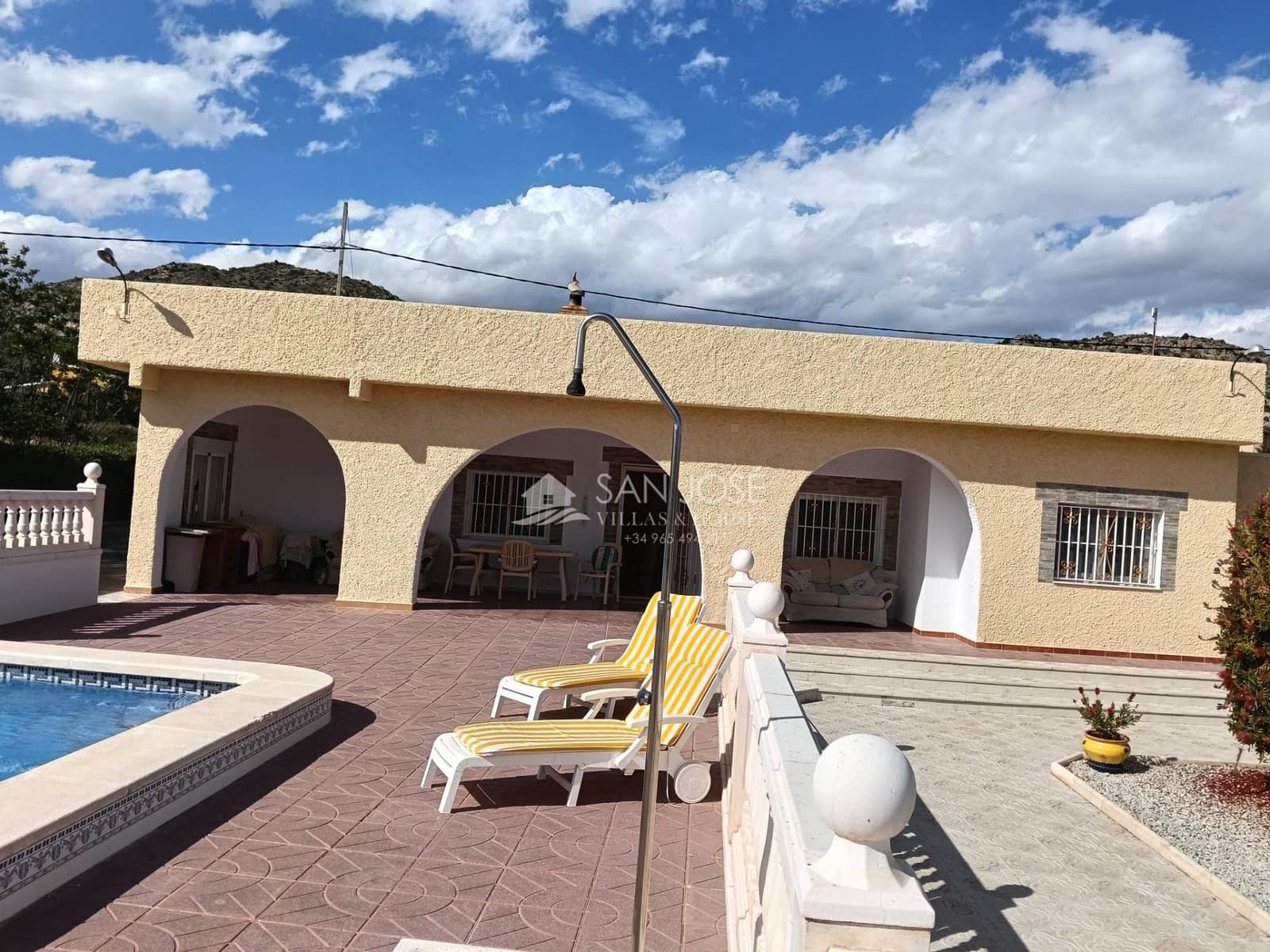 4 bedroom Villa for sale in Aspe with pool - € 330,000 (Ref: 9831739)