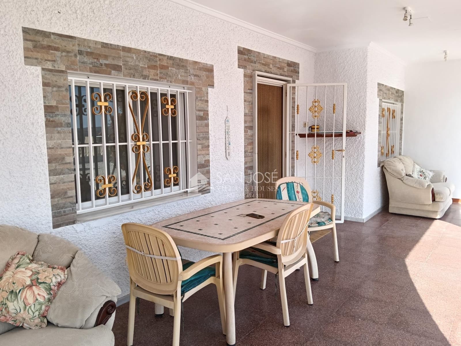 4 bedroom Villa for sale in Aspe with pool - € 330,000 (Ref: 9831739)