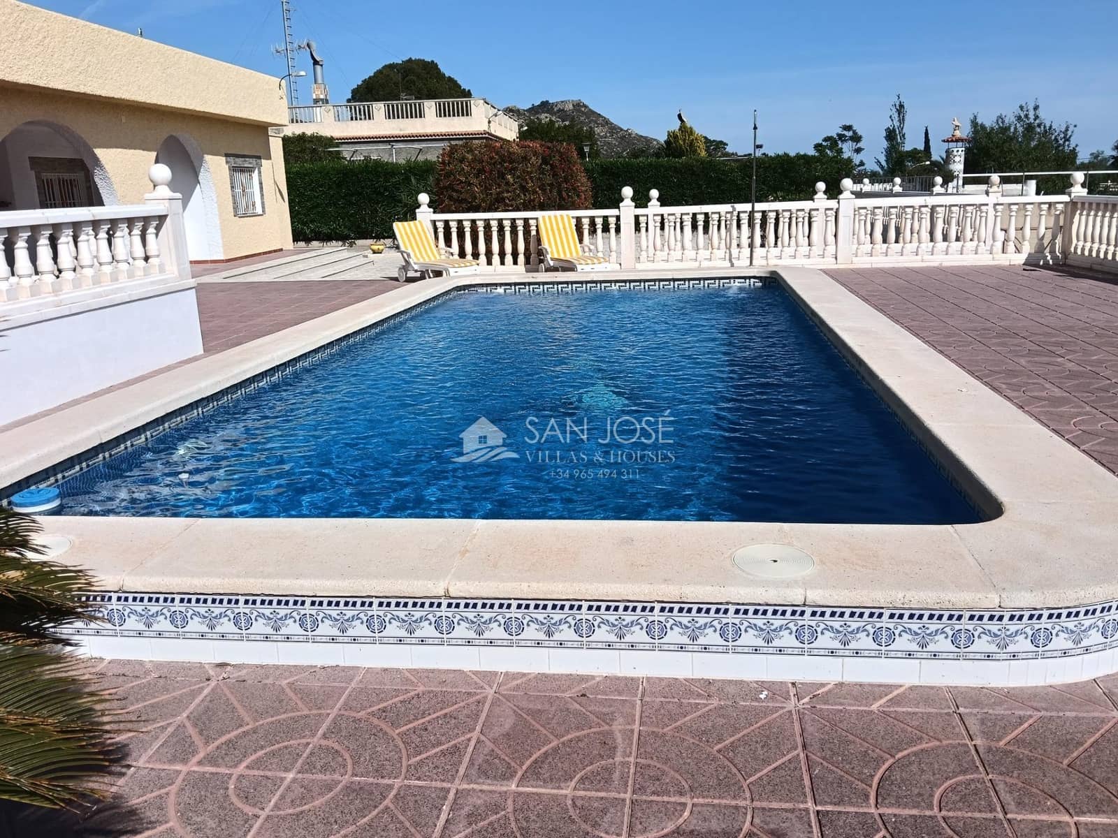 4 bedroom Villa for sale in Aspe with pool - € 330,000 (Ref: 9831739)
