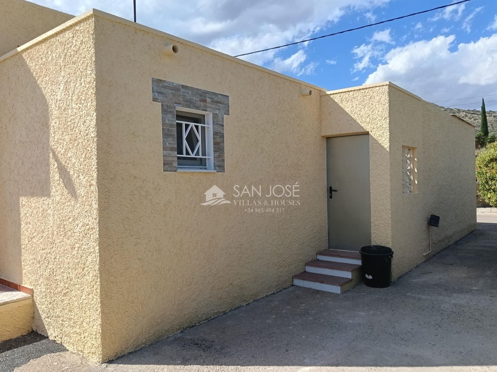 4 bedroom Villa for sale in Aspe with pool - € 330,000 (Ref: 9831739)