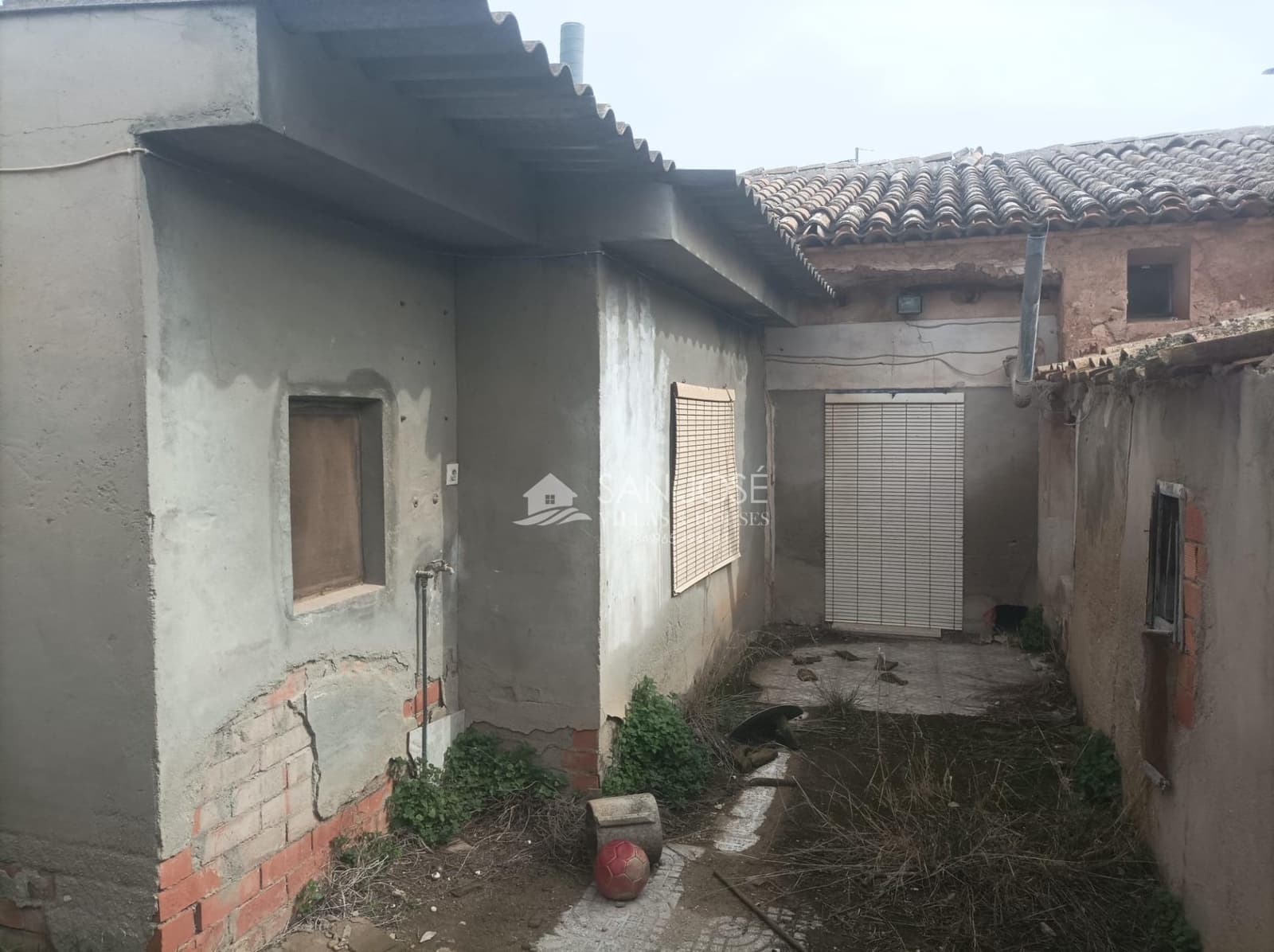3 bedroom Finca/Country House for sale in Pinoso - € 56,050 (Ref: 9849633)