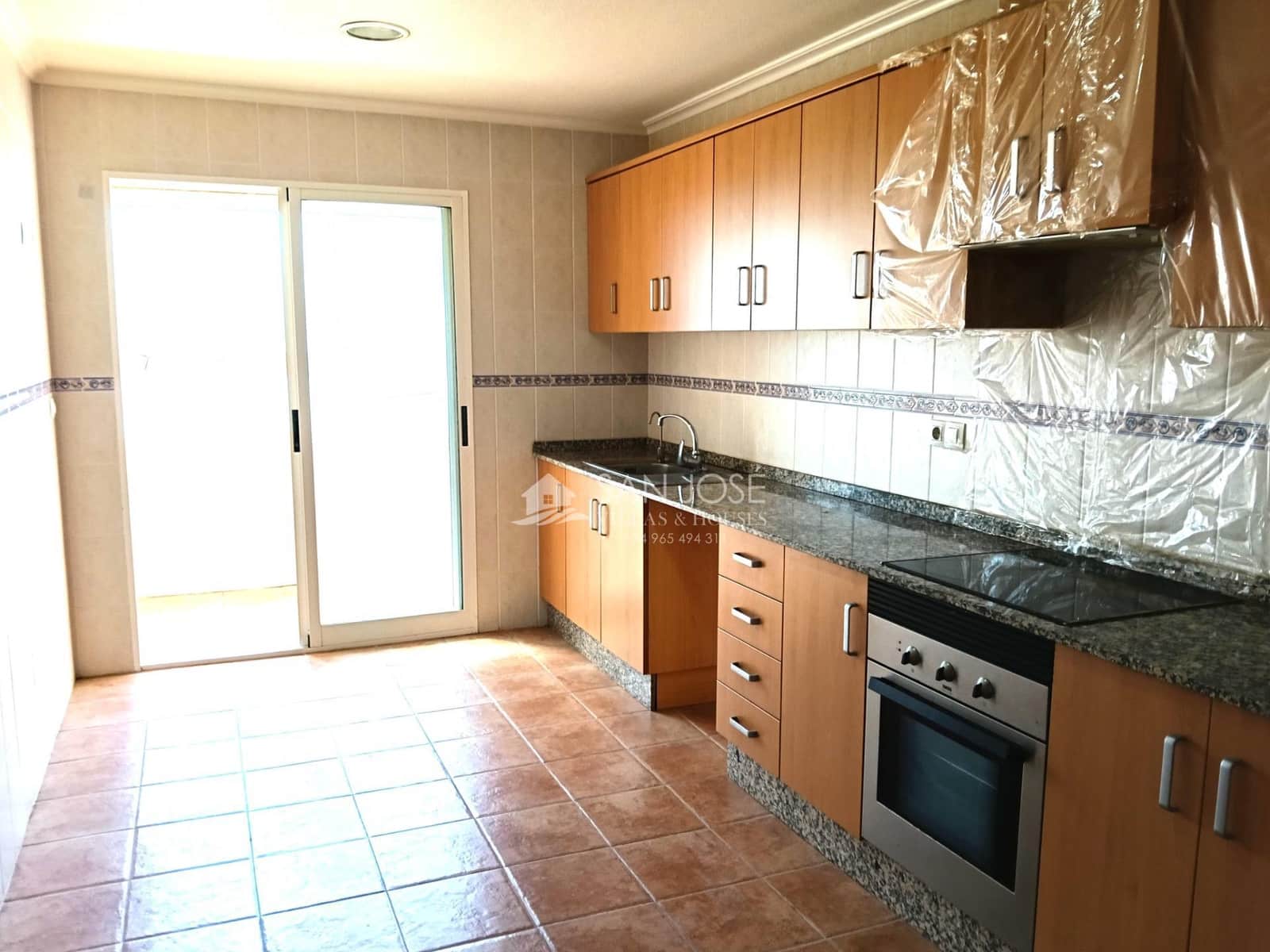 3 bedroom Flat for sale in Aspe with garage - € 165,000 (Ref: 9860289)