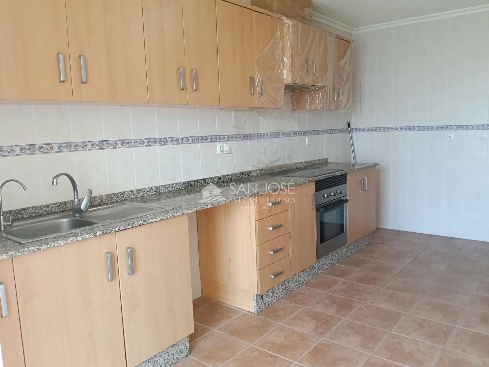 3 bedroom Flat for sale in Aspe with garage - € 165,000 (Ref: 9860289)