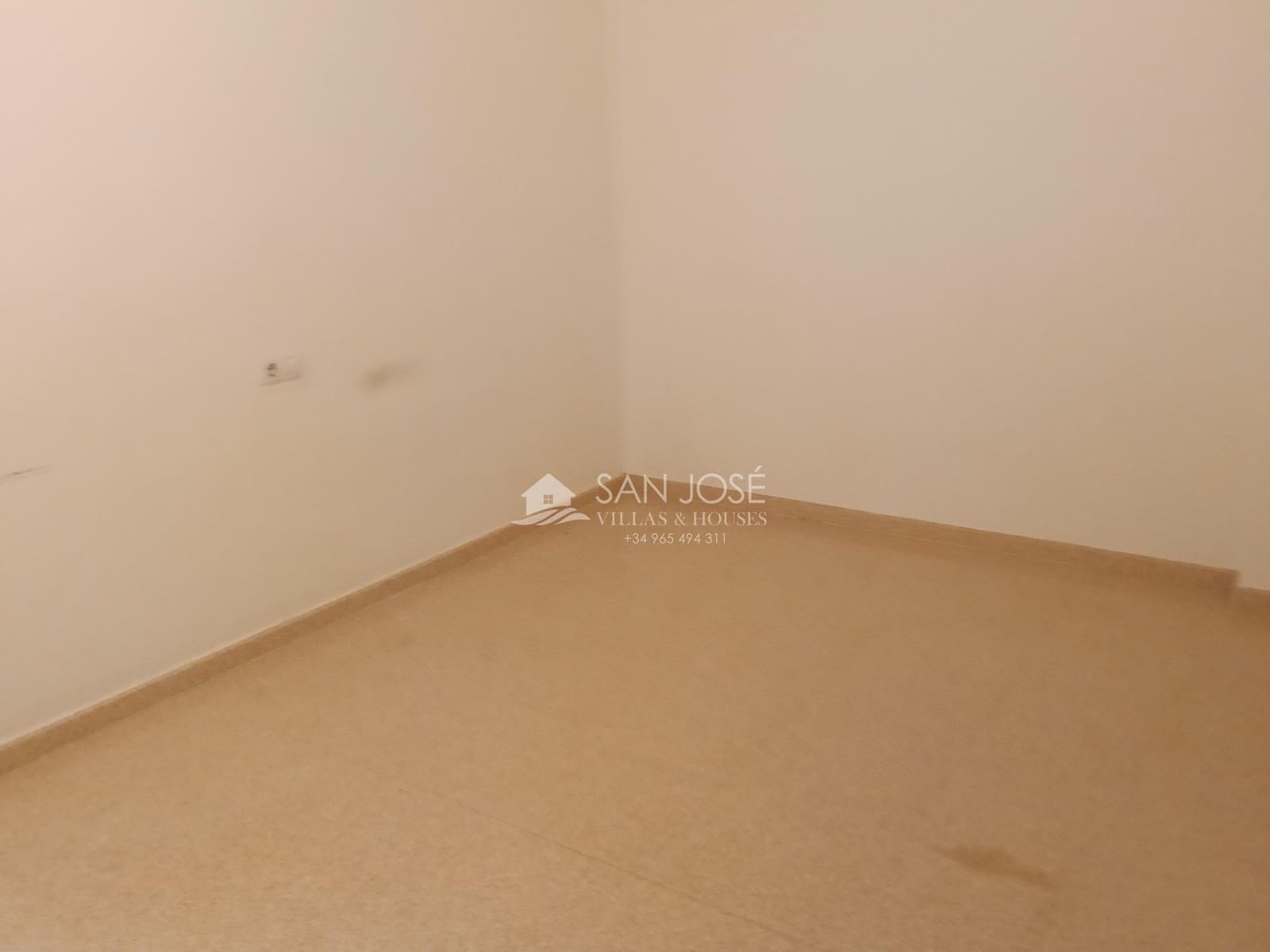 3 bedroom Flat for sale in Aspe with garage - € 165,000 (Ref: 9860289)