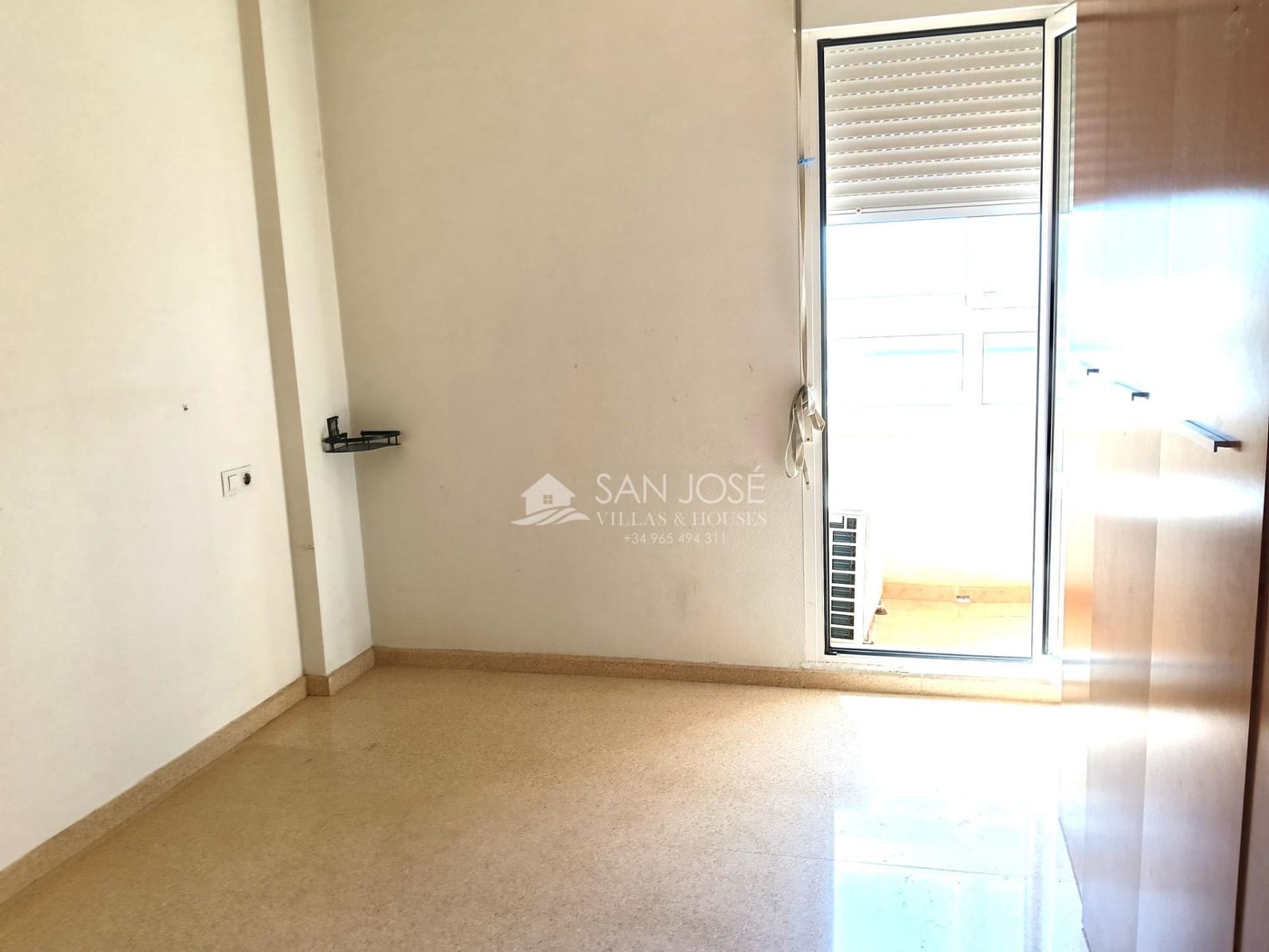 3 bedroom Flat for sale in Aspe with garage - € 165,000 (Ref: 9860289)