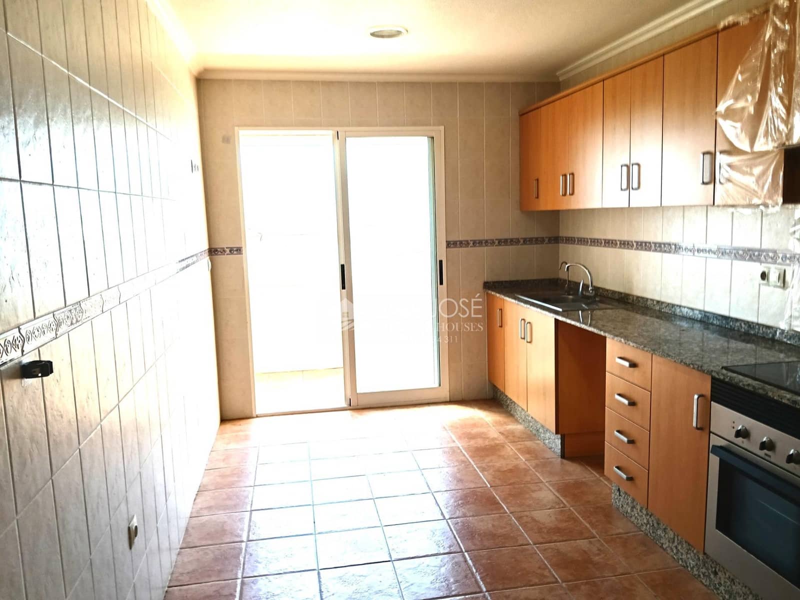 3 bedroom Flat for sale in Aspe with garage - € 165,000 (Ref: 9860289)