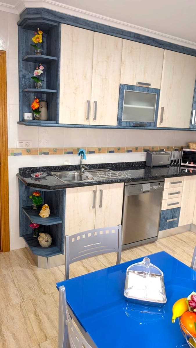 4 bedroom Flat for sale in Novelda - € 185,050 (Ref: 9892557)