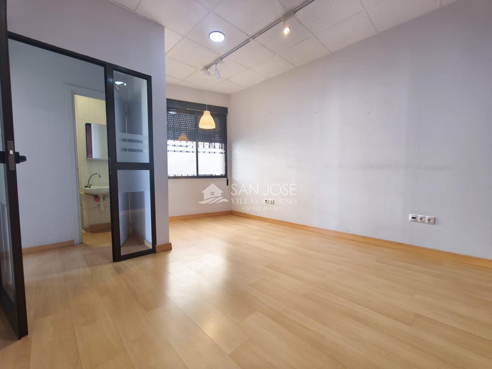 Comercial para arrendar em Aspe - 600 € (Ref: 9892558)