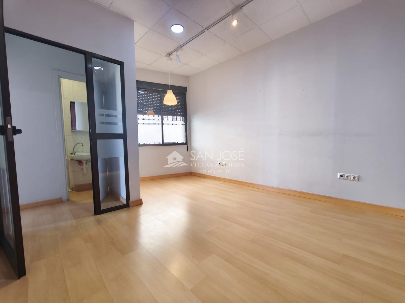 Comercial para arrendar em Aspe - 600 € (Ref: 9892558)
