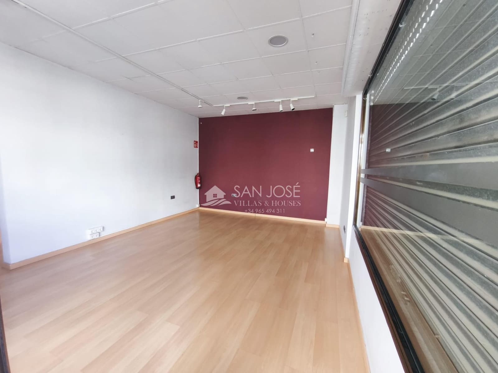 Comercial para arrendar em Aspe - 600 € (Ref: 9892558)