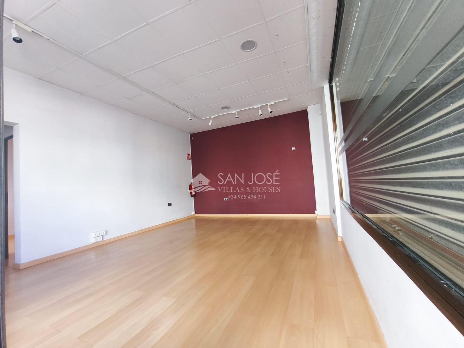 Comercial para arrendar em Aspe - 600 € (Ref: 9892558)