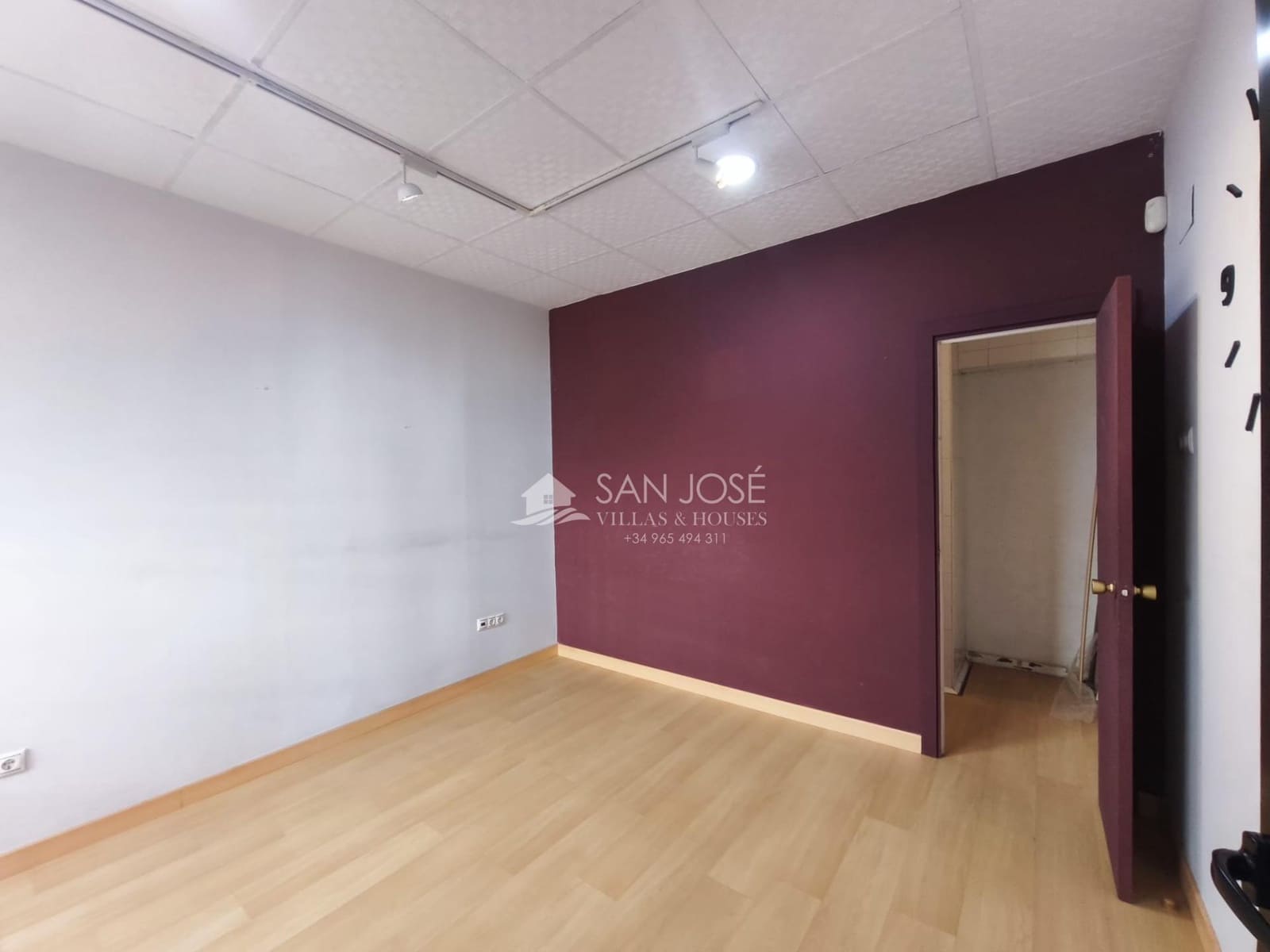 Comercial para arrendar em Aspe - 600 € (Ref: 9892558)