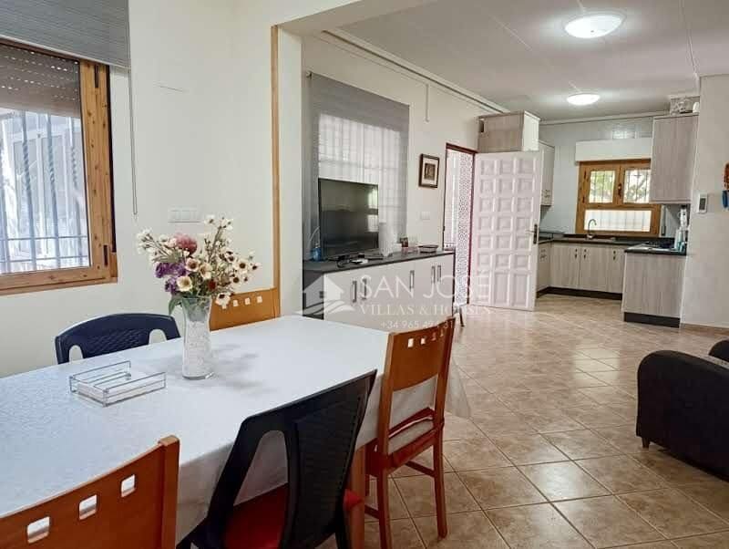 4 bedroom Villa for sale in Monforte del Cid with pool - € 315,000 (Ref: 9894082)