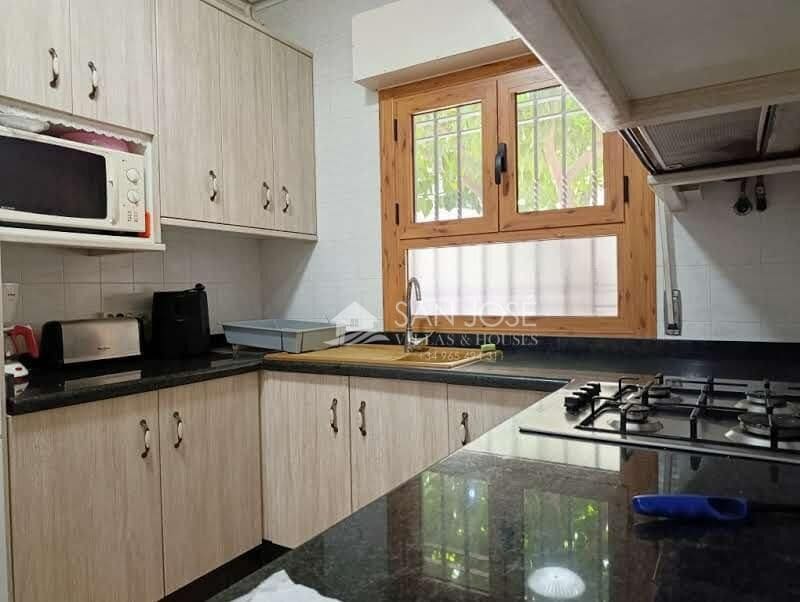 4 bedroom Villa for sale in Monforte del Cid with pool - € 315,000 (Ref: 9894082)