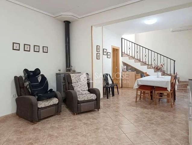 4 bedroom Villa for sale in Monforte del Cid with pool - € 315,000 (Ref: 9894082)