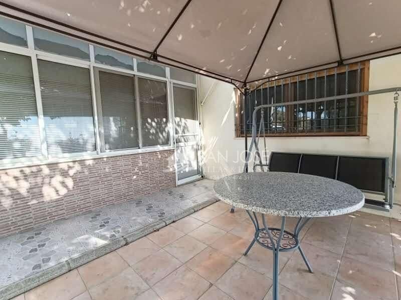 4 bedroom Villa for sale in Monforte del Cid with pool - € 315,000 (Ref: 9894082)