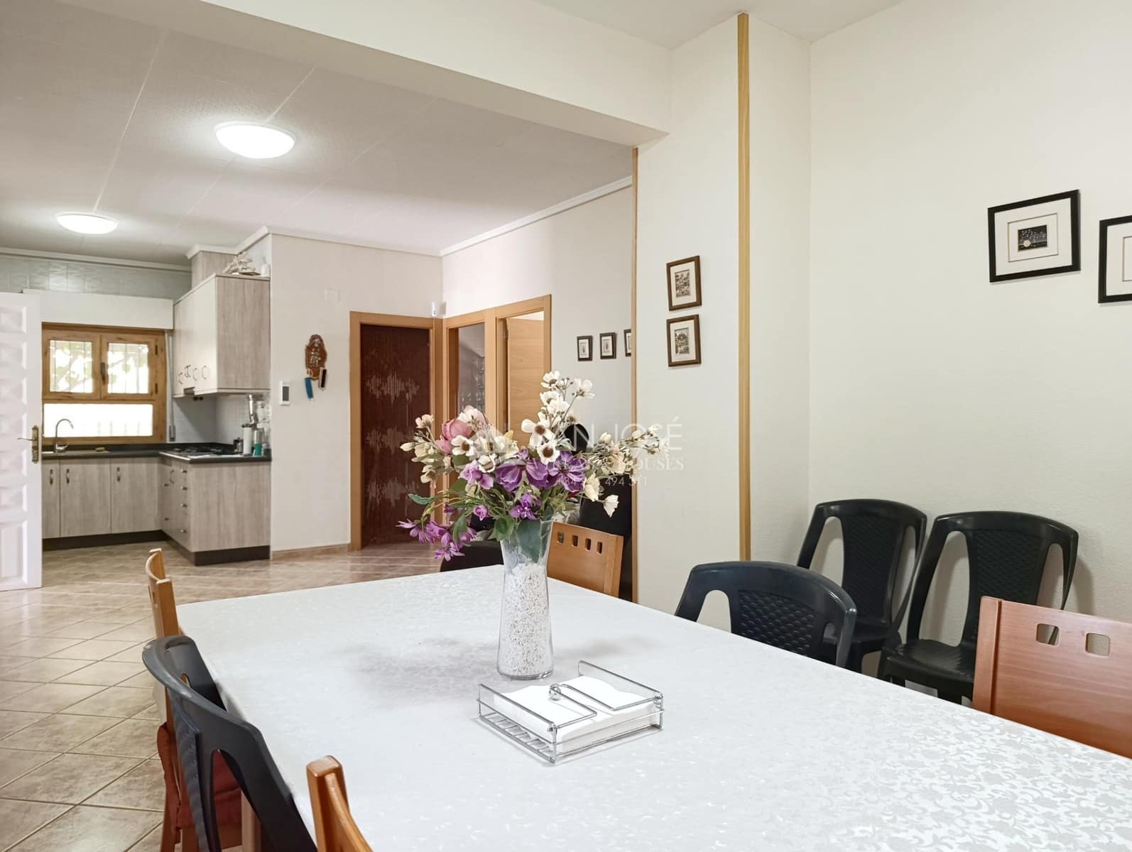 4 bedroom Villa for sale in Monforte del Cid with pool - € 315,000 (Ref: 9894082)