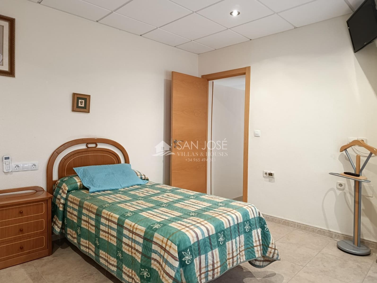 4 bedroom Villa for sale in Monforte del Cid with pool - € 315,000 (Ref: 9894082)