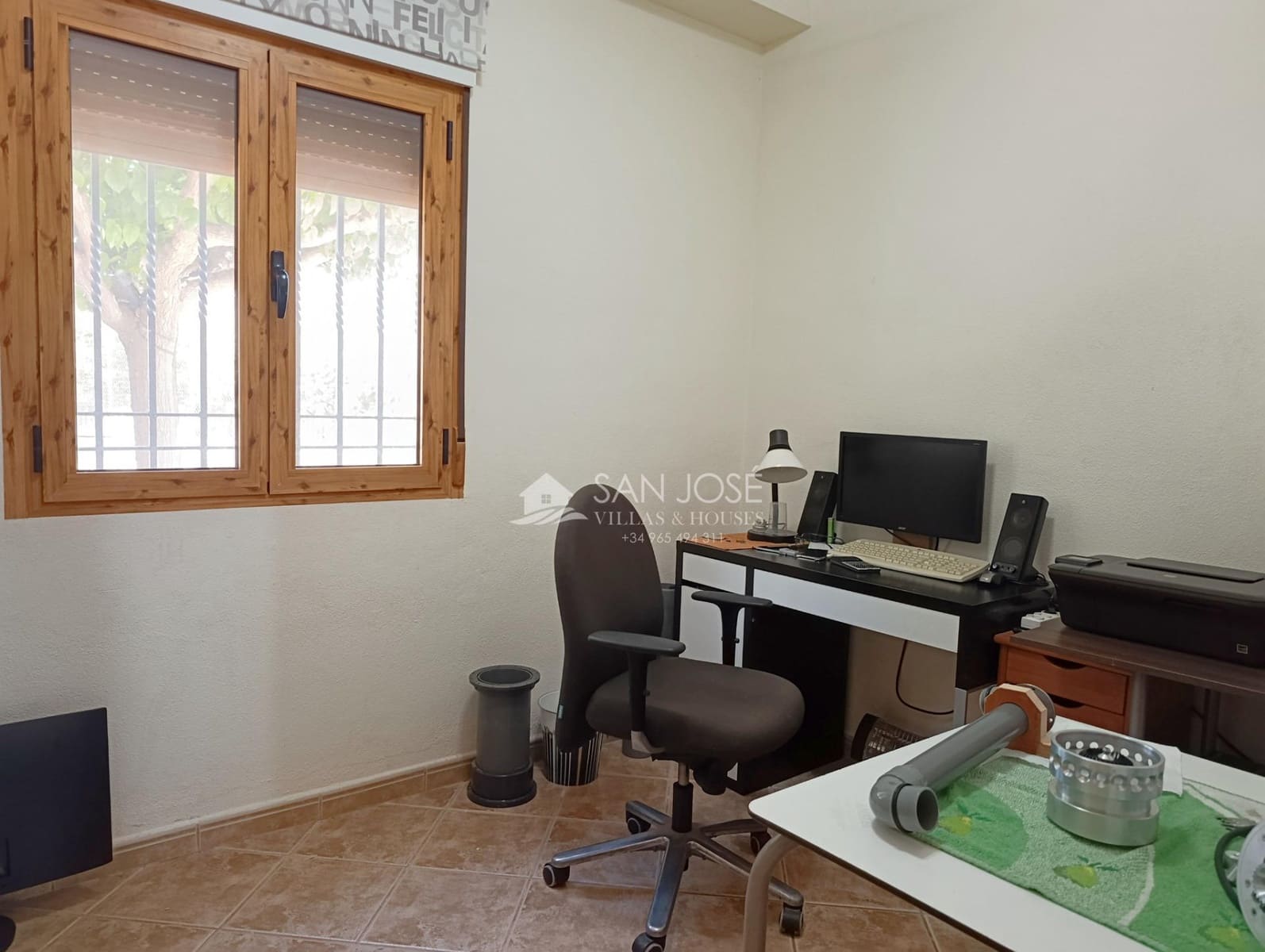 4 bedroom Villa for sale in Monforte del Cid with pool - € 315,000 (Ref: 9894082)