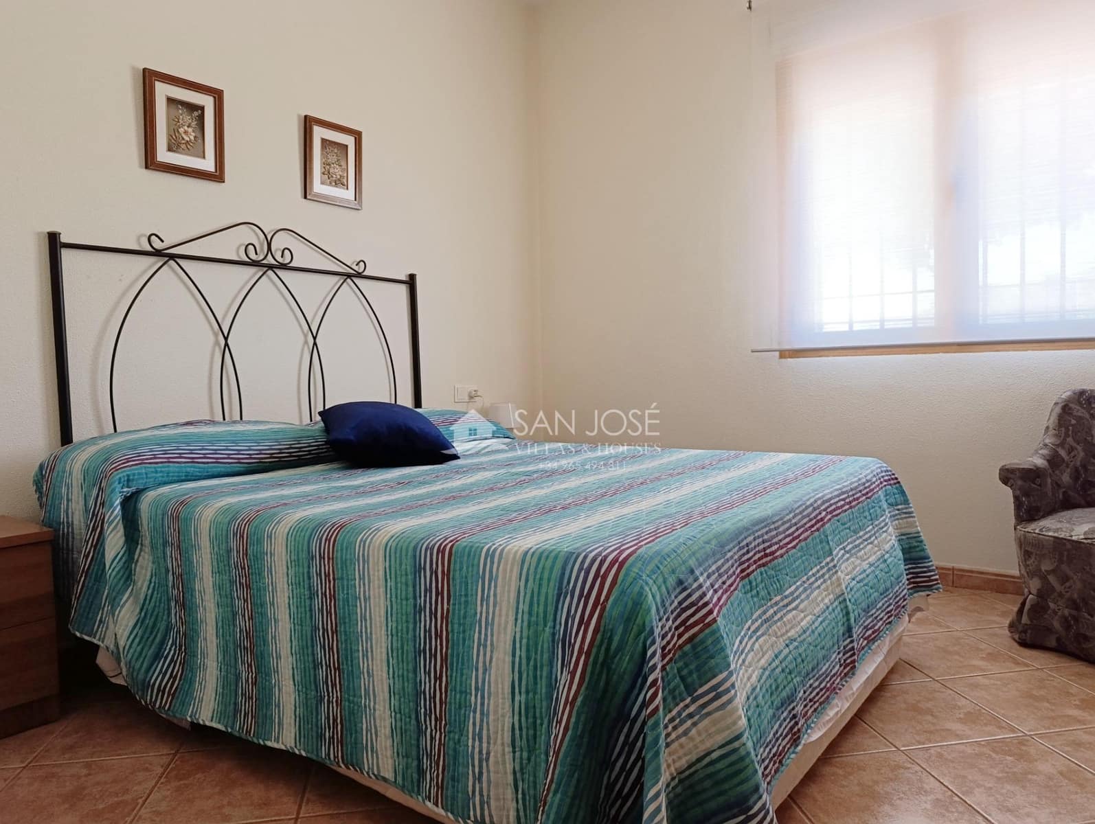 4 bedroom Villa for sale in Monforte del Cid with pool - € 315,000 (Ref: 9894082)