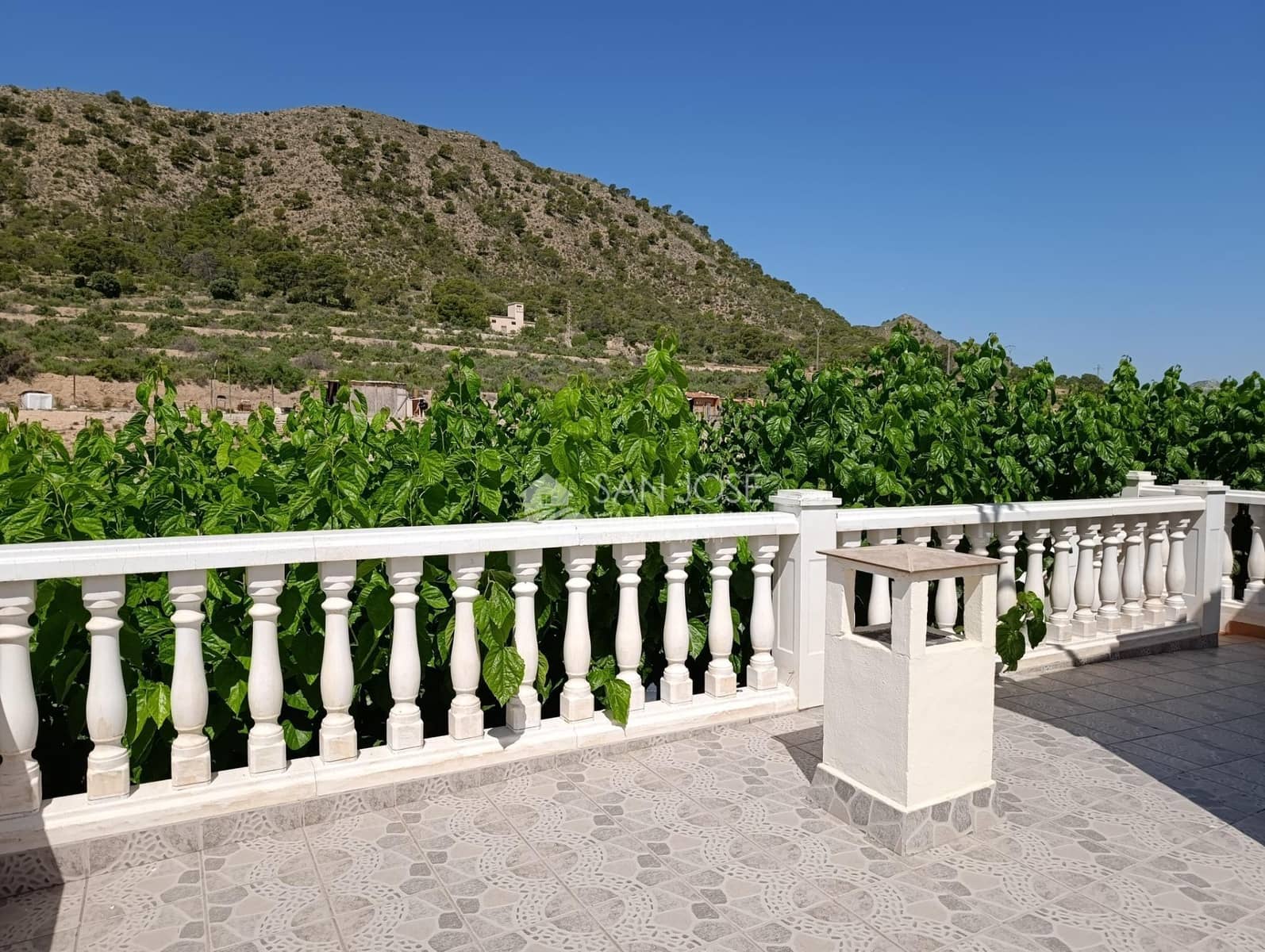 4 bedroom Villa for sale in Monforte del Cid with pool - € 315,000 (Ref: 9894082)