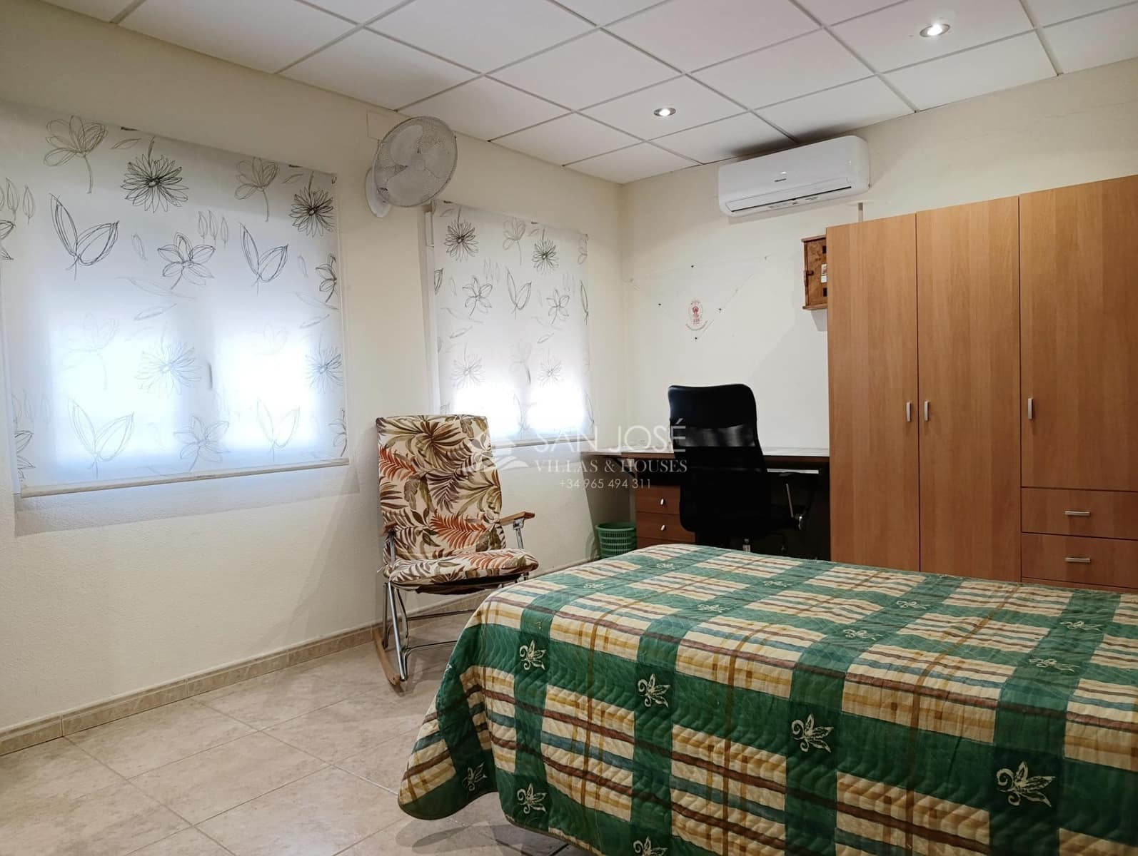 4 bedroom Villa for sale in Monforte del Cid with pool - € 315,000 (Ref: 9894082)