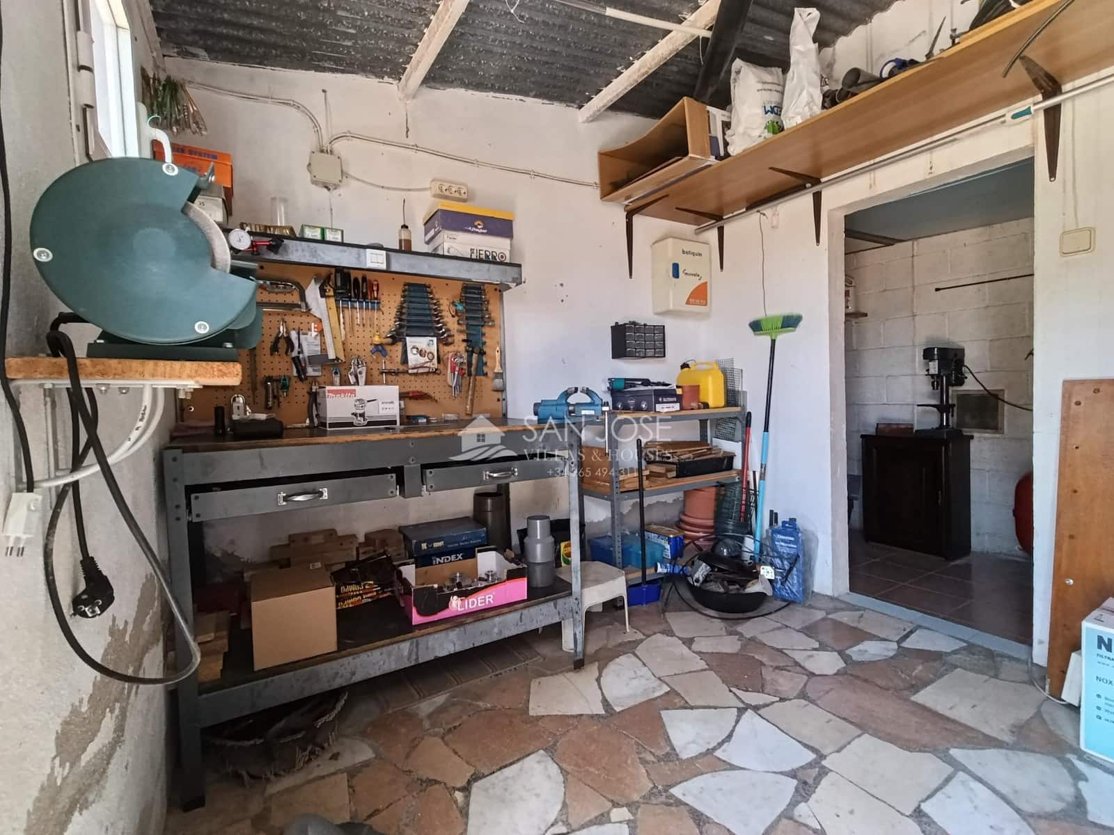 4 bedroom Villa for sale in Monforte del Cid with pool - € 315,000 (Ref: 9894082)