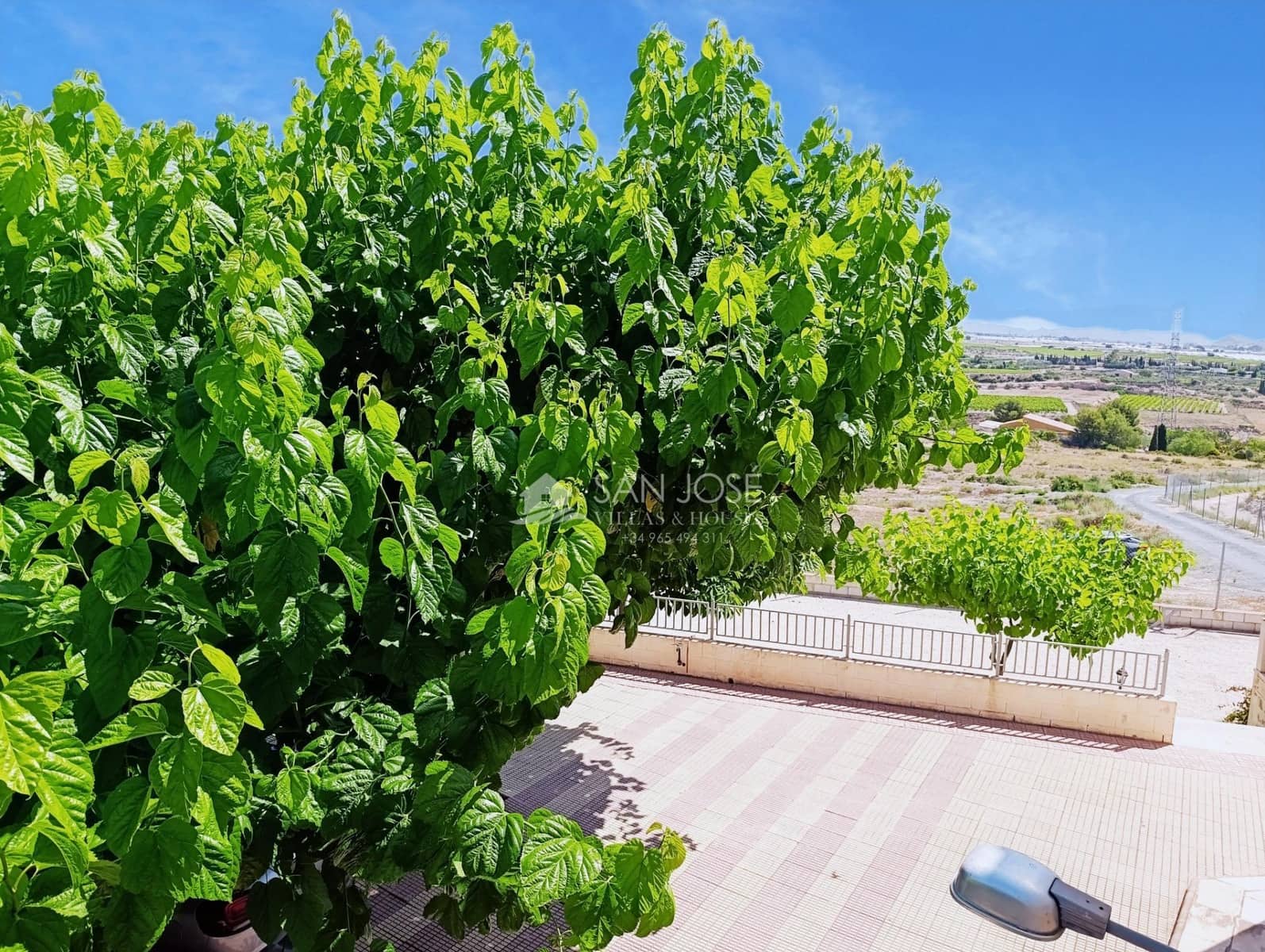 4 bedroom Villa for sale in Monforte del Cid with pool - € 315,000 (Ref: 9894082)