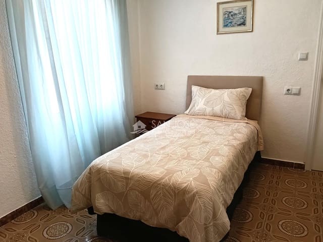 4 bedroom Townhouse for rent in Aspe - € 800 (Ref: 9896232)