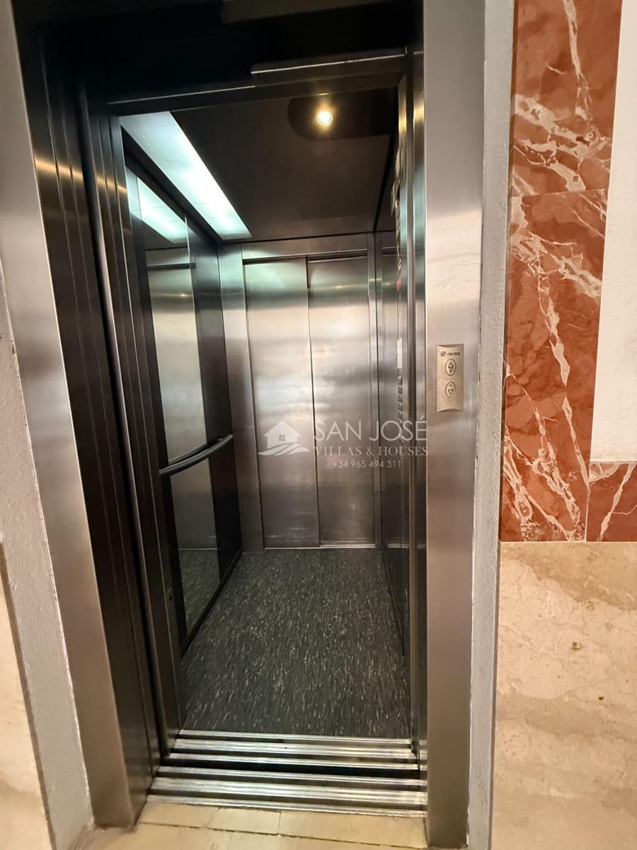 2 Zimmer Wohnung zu verkaufen in Alicante / Alacant Stadt mit Pool - 365.000 € (Ref: 9903832)