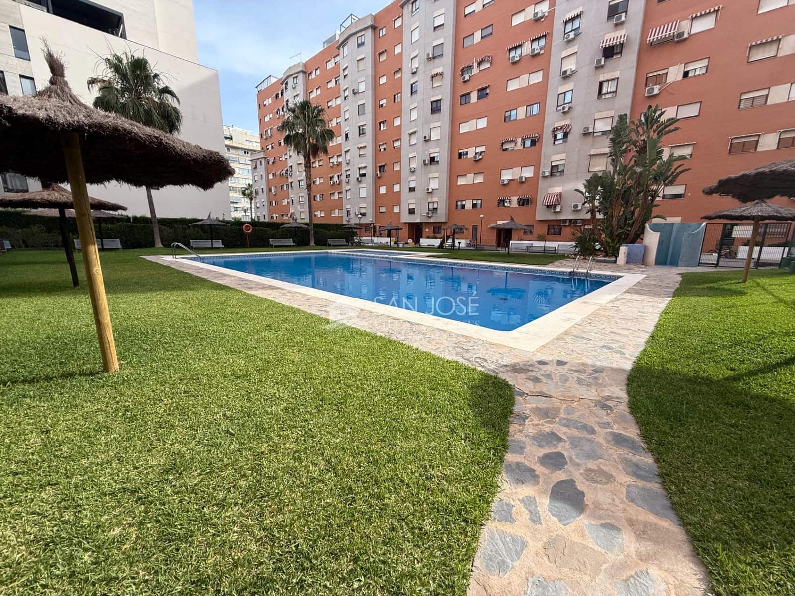2 Zimmer Wohnung zu verkaufen in Alicante / Alacant Stadt mit Pool - 365.000 € (Ref: 9903832)